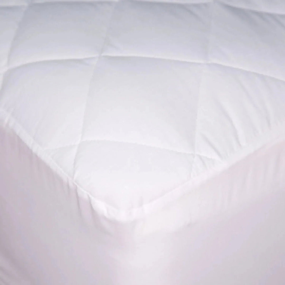 Quilted Mattress Cover - James’s Hot Deals & FindsQuilted Mattress CoverBedding AccessoriesRifz Textiles IncJames’s Hot Deals & FindsGQBP FittedWhiteQuilted Mattress Cover